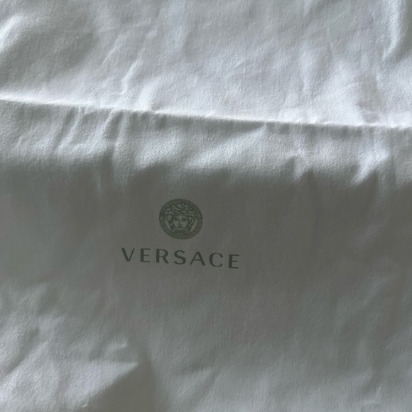 $595 NWT BRAND NEW VERSACE SNEAKERS (40 7m or 9w) - Picture 9 of 9